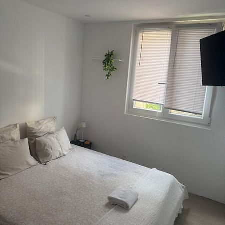 Privat Room In Private Security Residence With Free Parking, 1 Minute From Tramway, 9 Minutes From De Center, Accessible All Transports نيس المظهر الخارجي الصورة